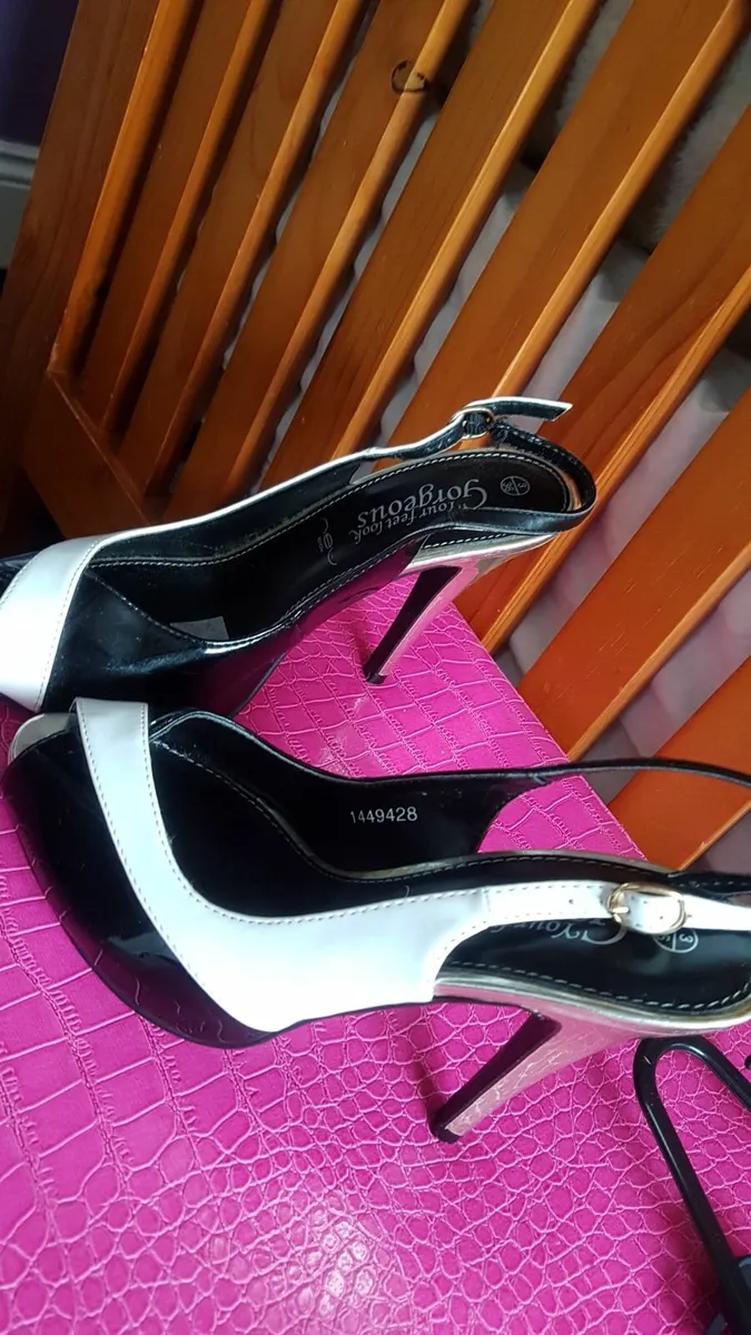 New look heels size 3 never worn - Image 1