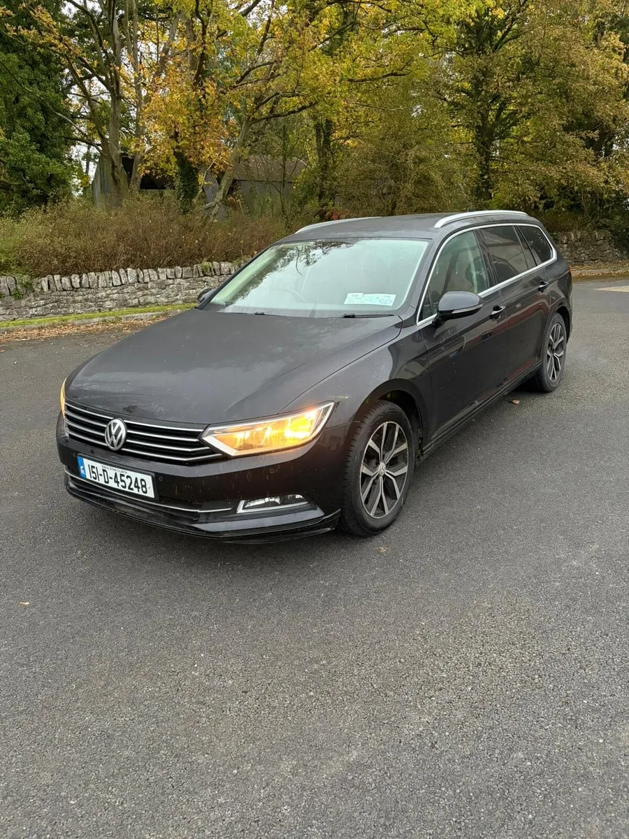 Volkswagen Passat - Image 1