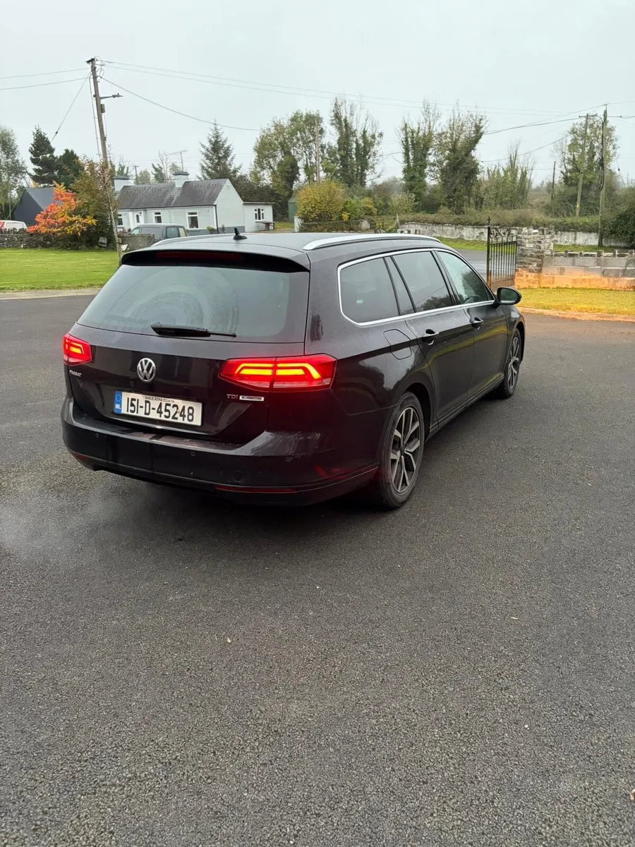 Volkswagen Passat - Image 2