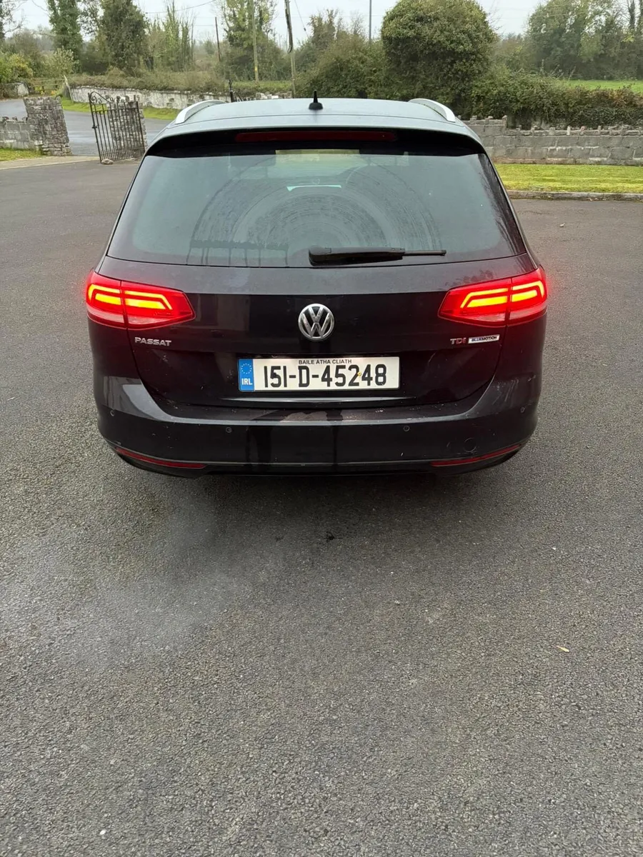 Volkswagen Passat - Image 4