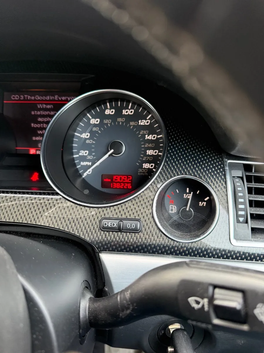 Audi S8 2006 - Image 4