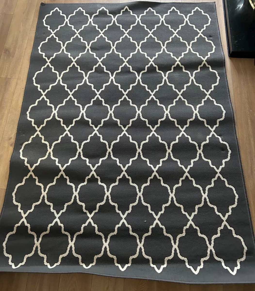 Large rug - Image 1
