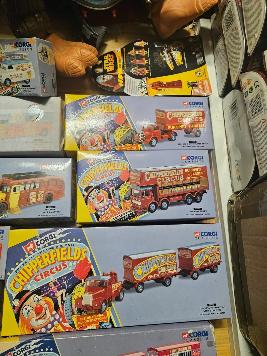 Corgi Chipperfields Circus Trucks etc - Image 3