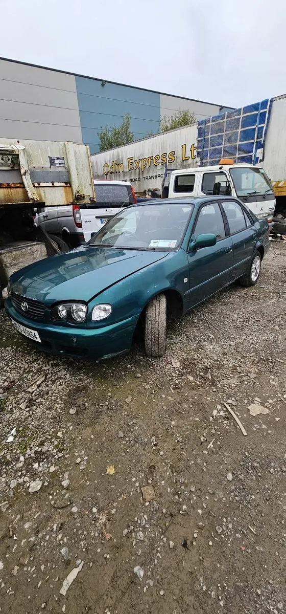 Toyota Corolla 2000 - Image 1