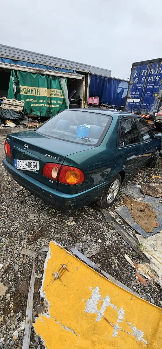 Toyota Corolla 2000 - Image 2