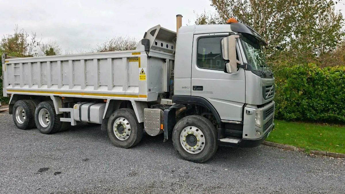 Volvo 13 litre Tipper. - Image 1