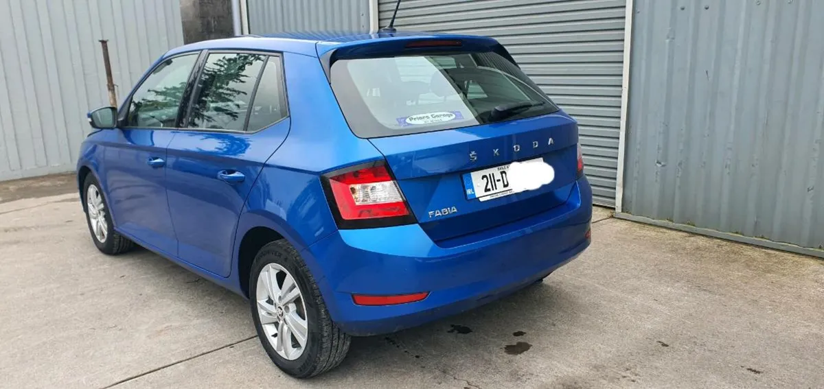 211 SKODA FABIA - Image 4