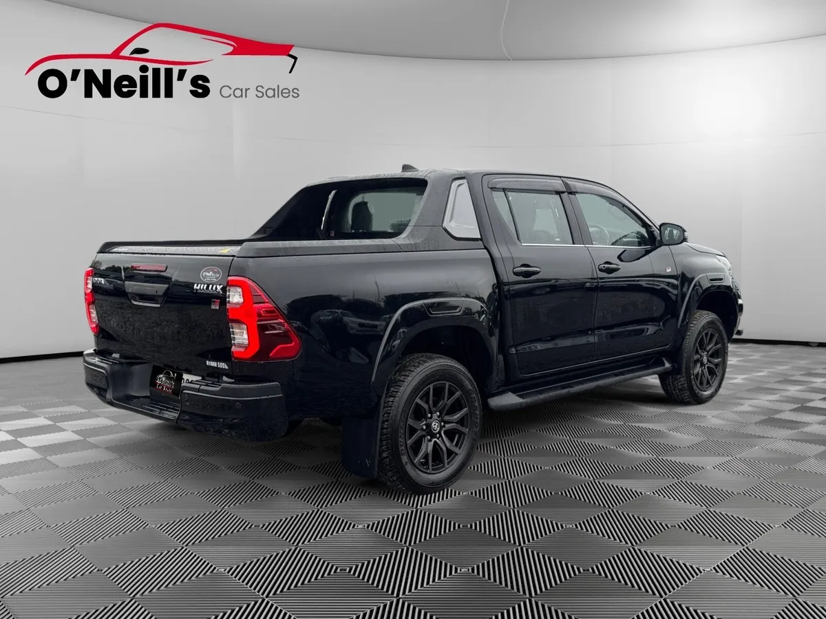Toyota Hilux 2023 GR SPORTS AUTO ELECTRICDOOR #226 - Image 4