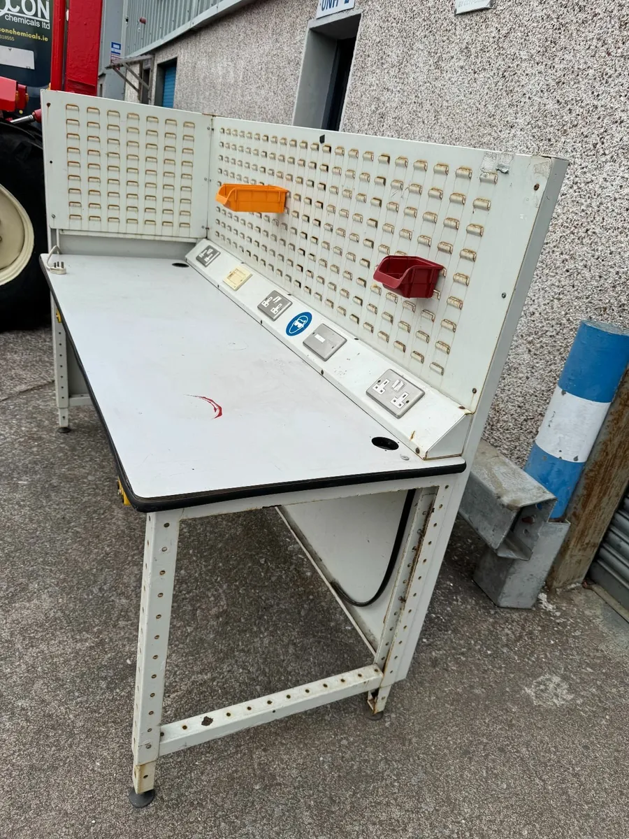 WORK BENCH - Image 4