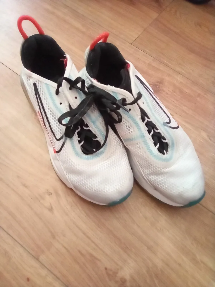 Nike shoes size 6
