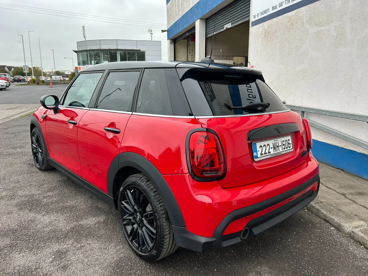 Mini Cooper AUTOMATIC / LEATHER. - Image 3