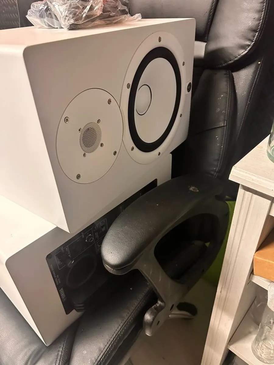 Yamaha studio Monitors HS8 - Image 3