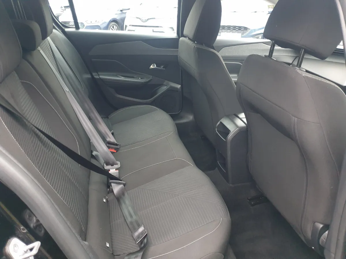 Peugeot 308 2022 - Image 2