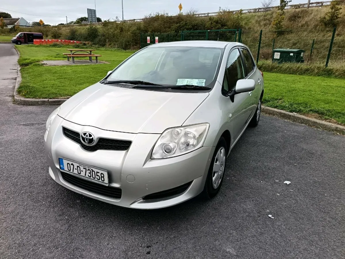 Toyota auris 1.4 petrol new N. C. T - Image 3