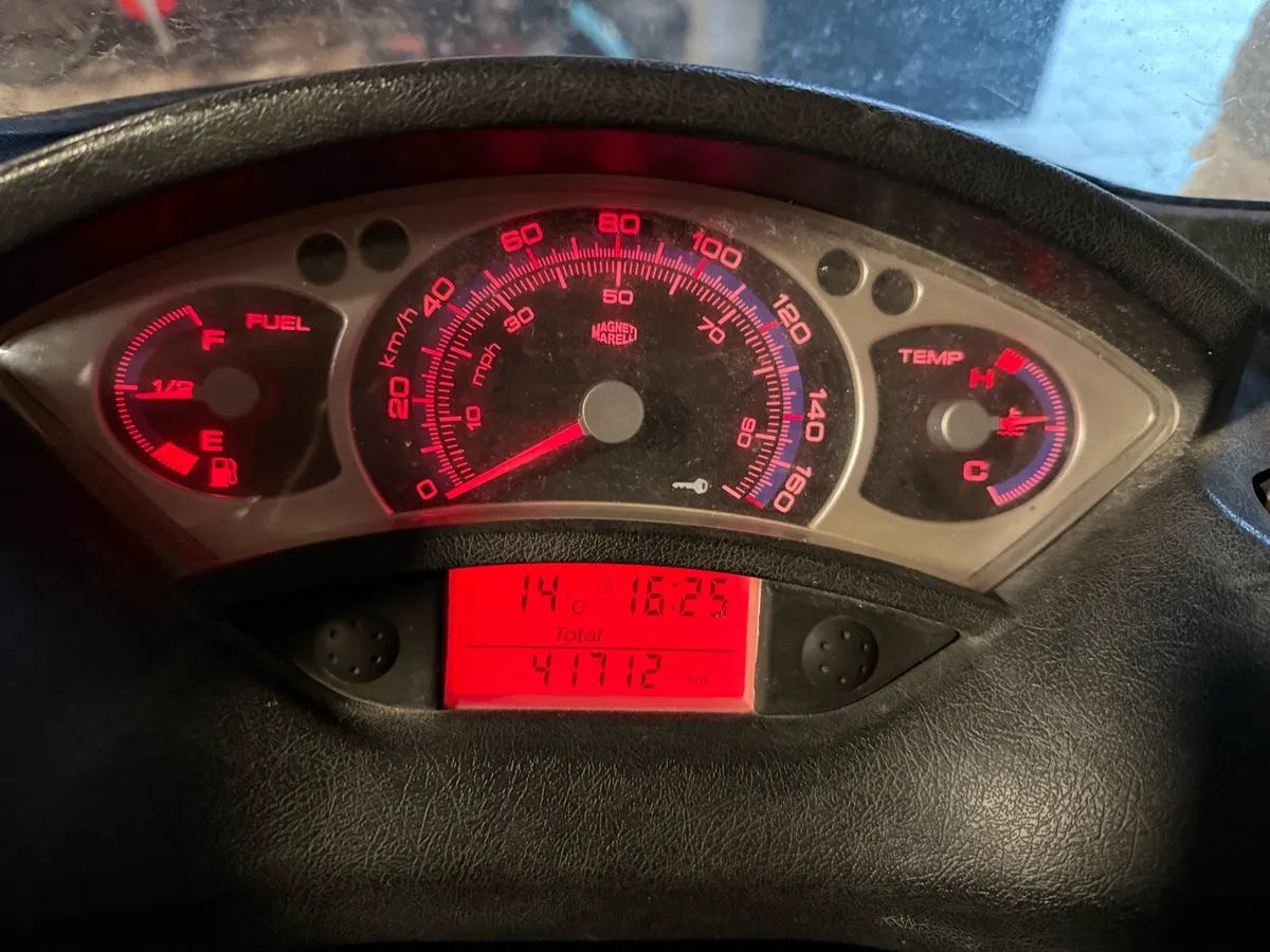Yamaha Xmax 250 - Image 3