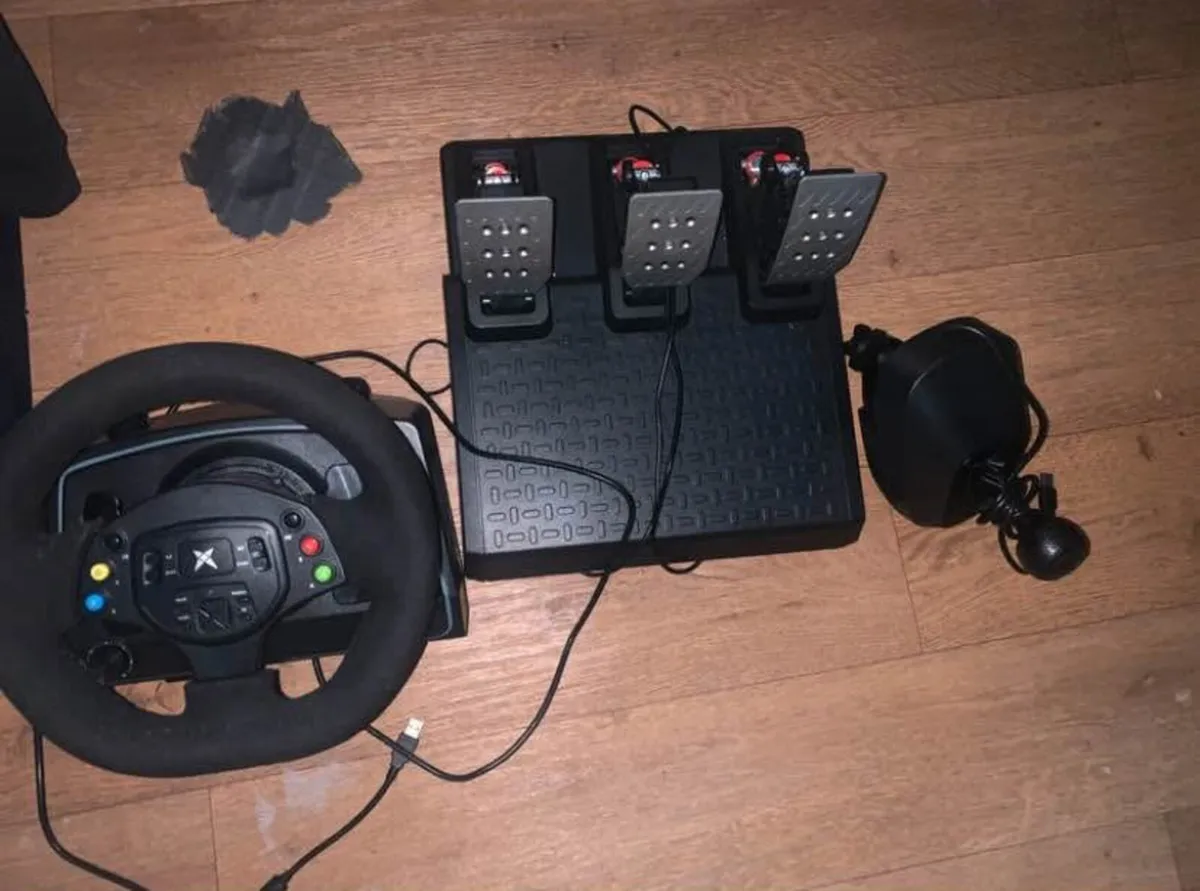 gaming wheel set - Image 1