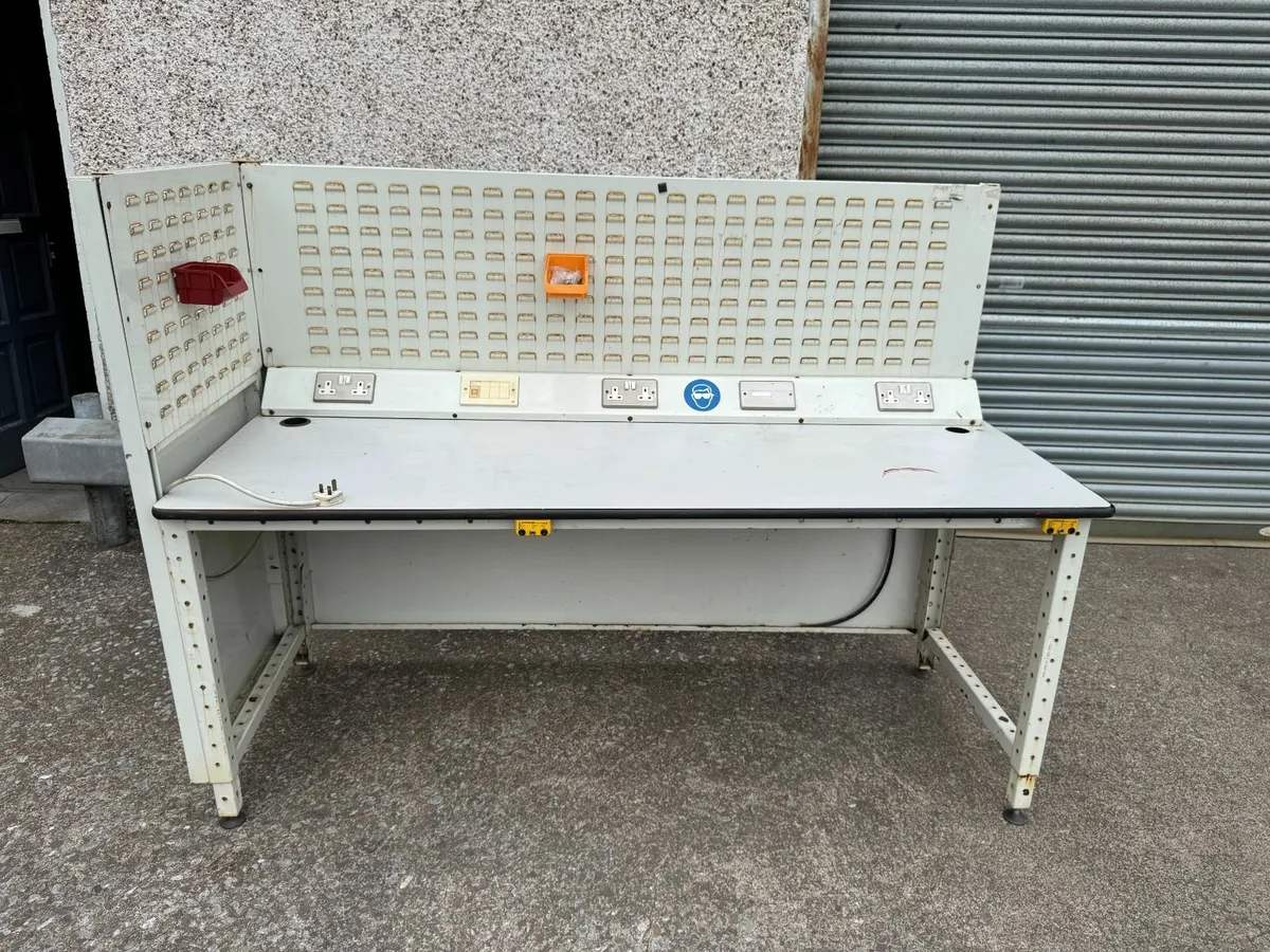 WORK BENCH - Image 1
