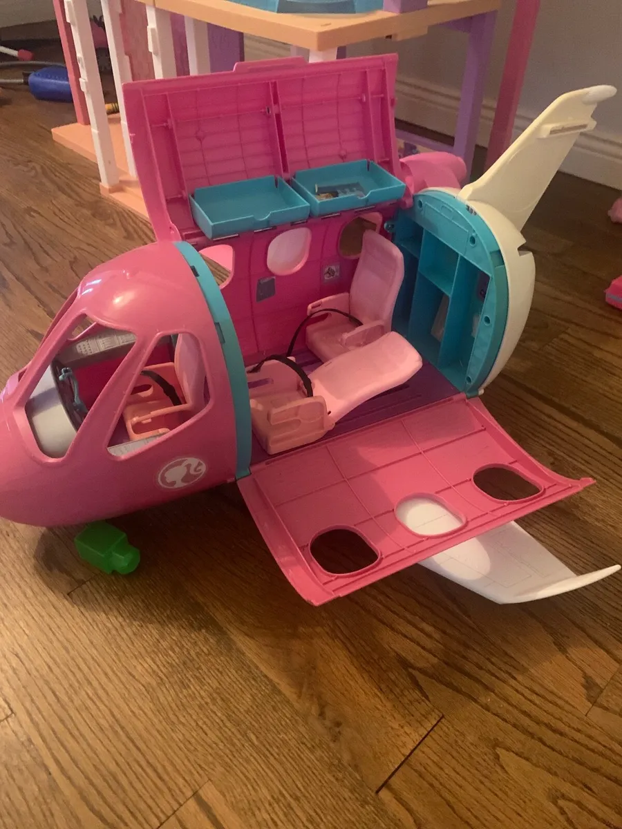 Barbie dreamhouse and airplane - Image 2
