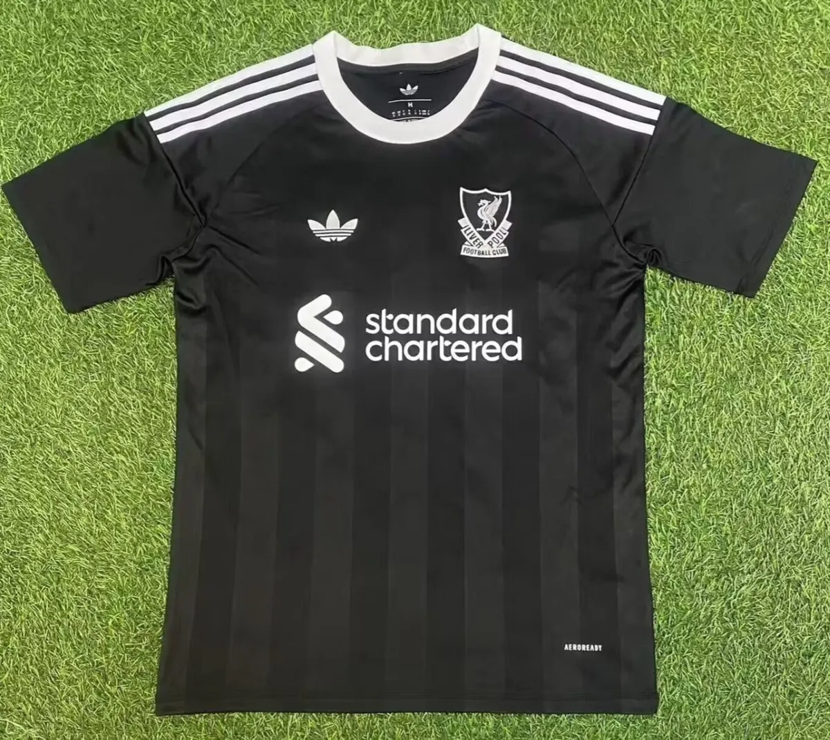 Liverpool goalkeeper jerseys season 25/26 - Image 1