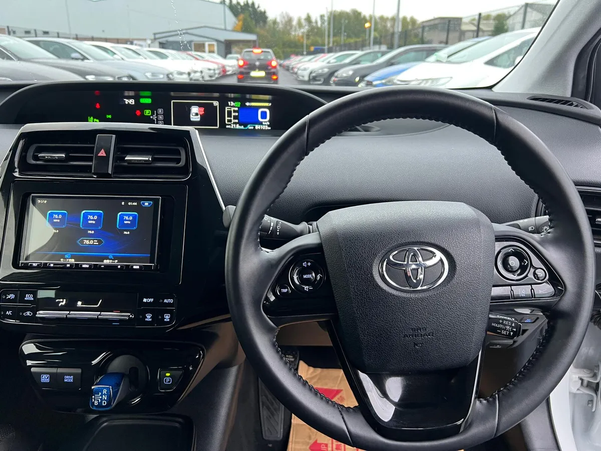 Toyota Prius - Image 10