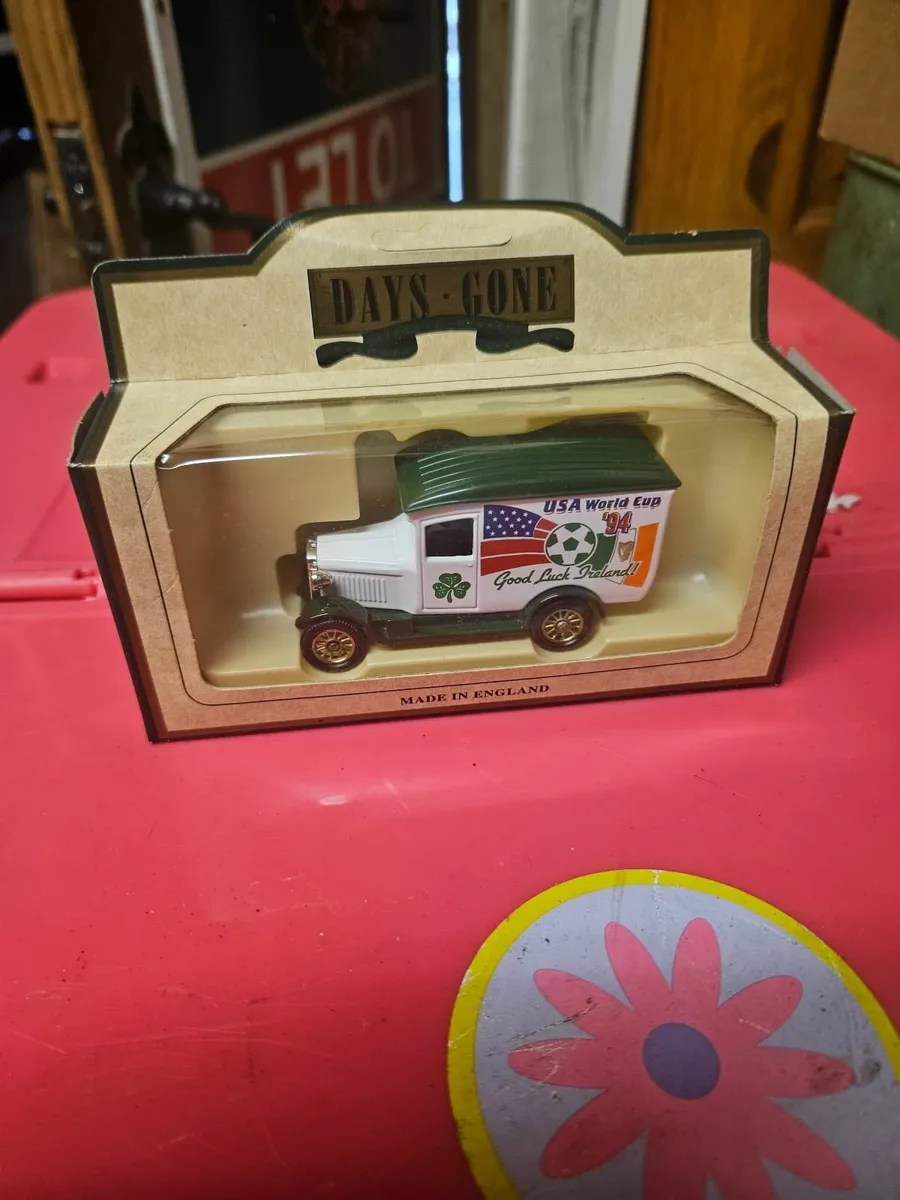 Corgi Lledo Ireland World Cup Van