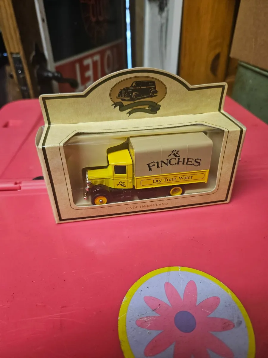 Corgi Lledo Finches Van