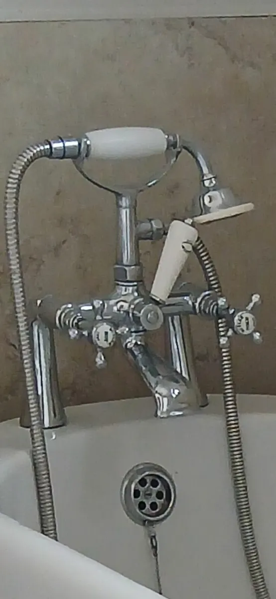Free standing bath plus taps - Image 2