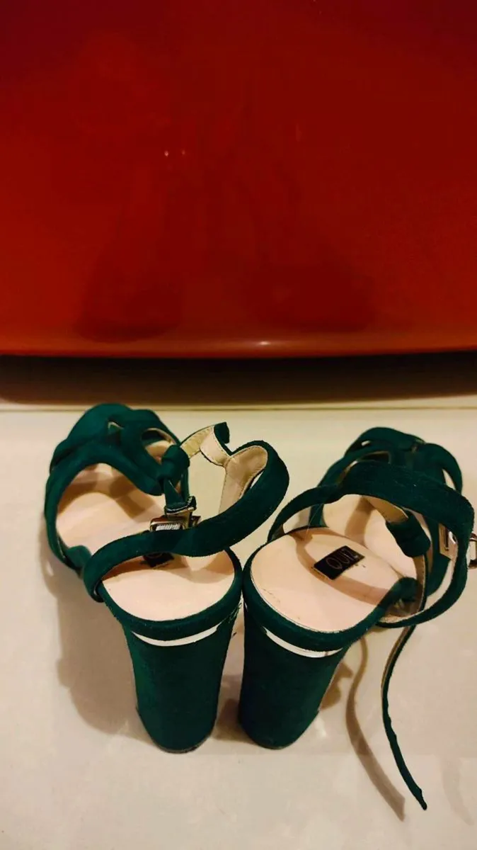 Stylish QUIZ Green Strappy Heels – Elegant & Eye-C - Image 3