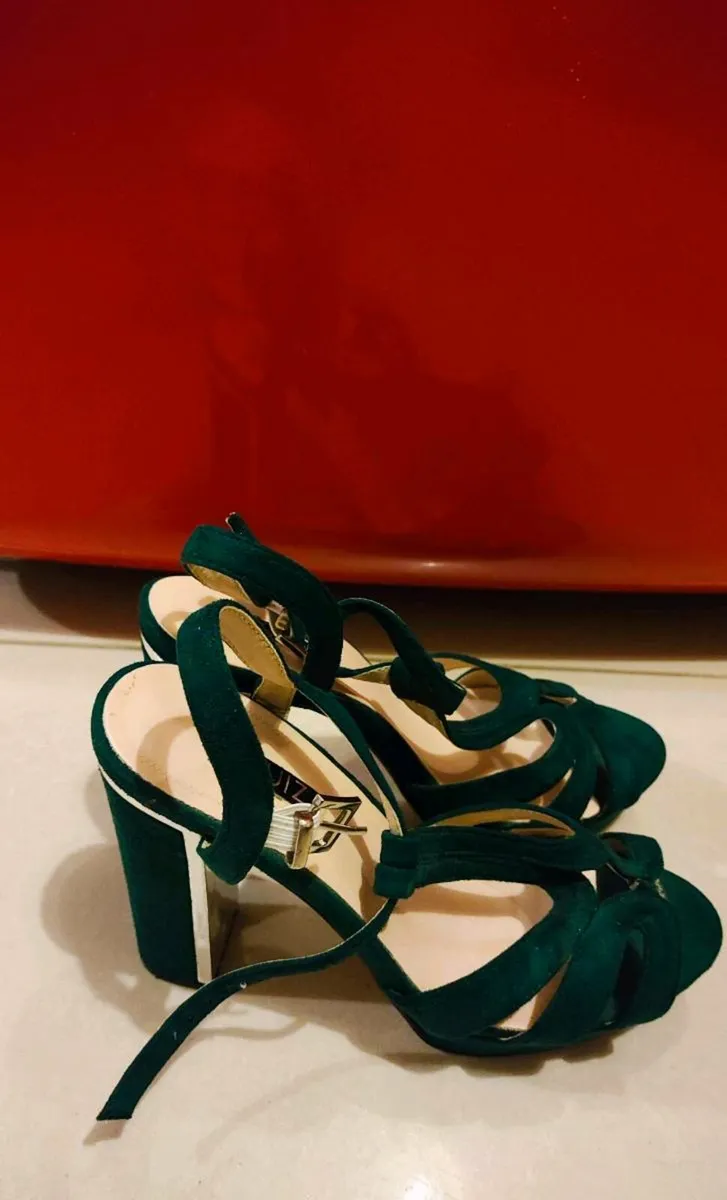 Stylish QUIZ Green Strappy Heels – Elegant & Eye-C - Image 4