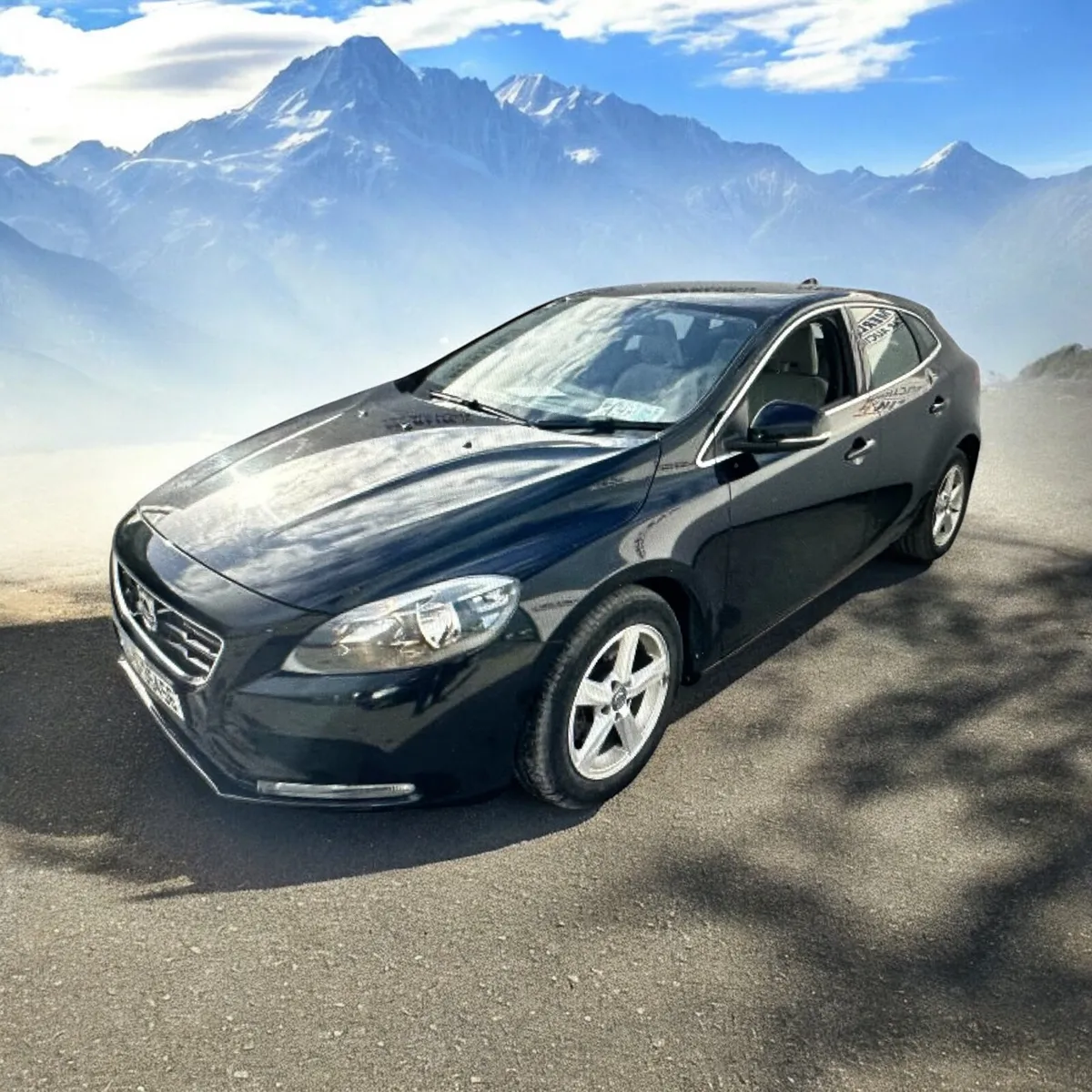 2016 Volvo V40  D2 (120hp) SE+Leather 2.0 D - Image 1