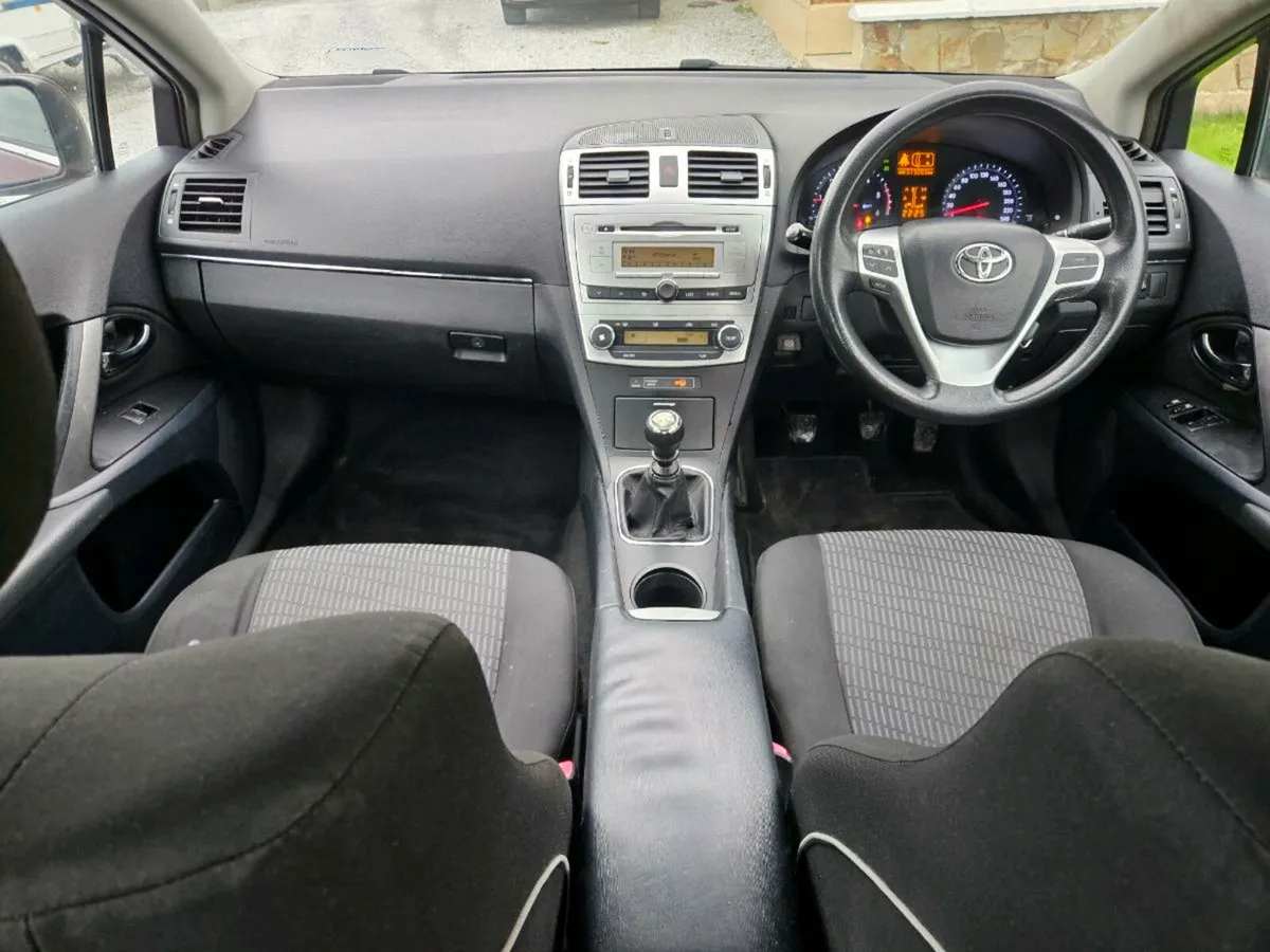 2014 Toyota avensis 2.0 diesel 6-speed - Image 3