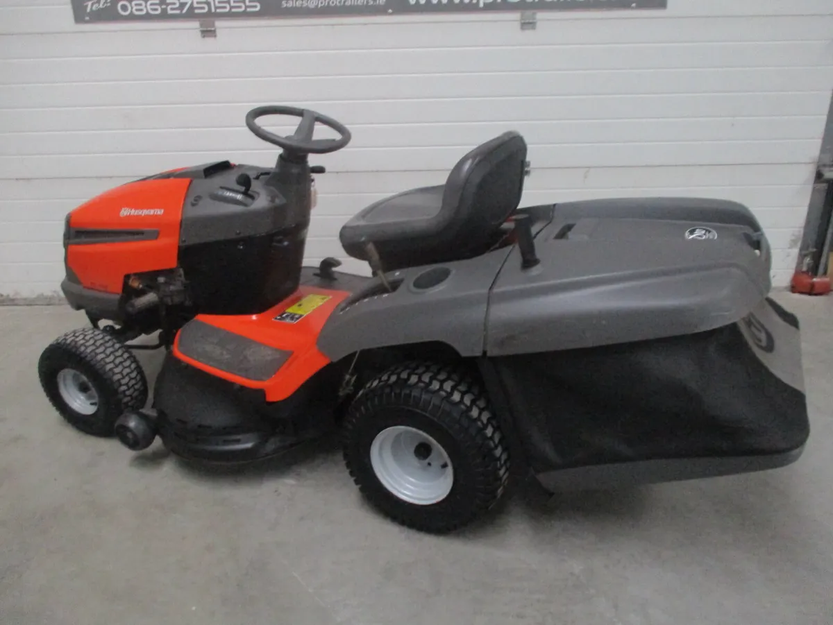 Husqvarna tractor mower TC 138 - Image 3