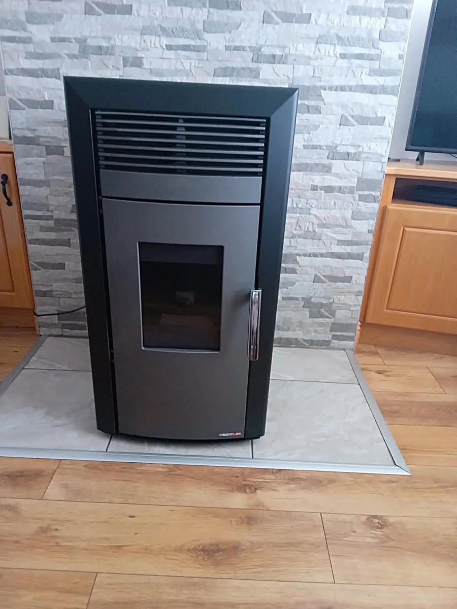 Commo 15 Wood Pellet BOILER Stove - Image 1