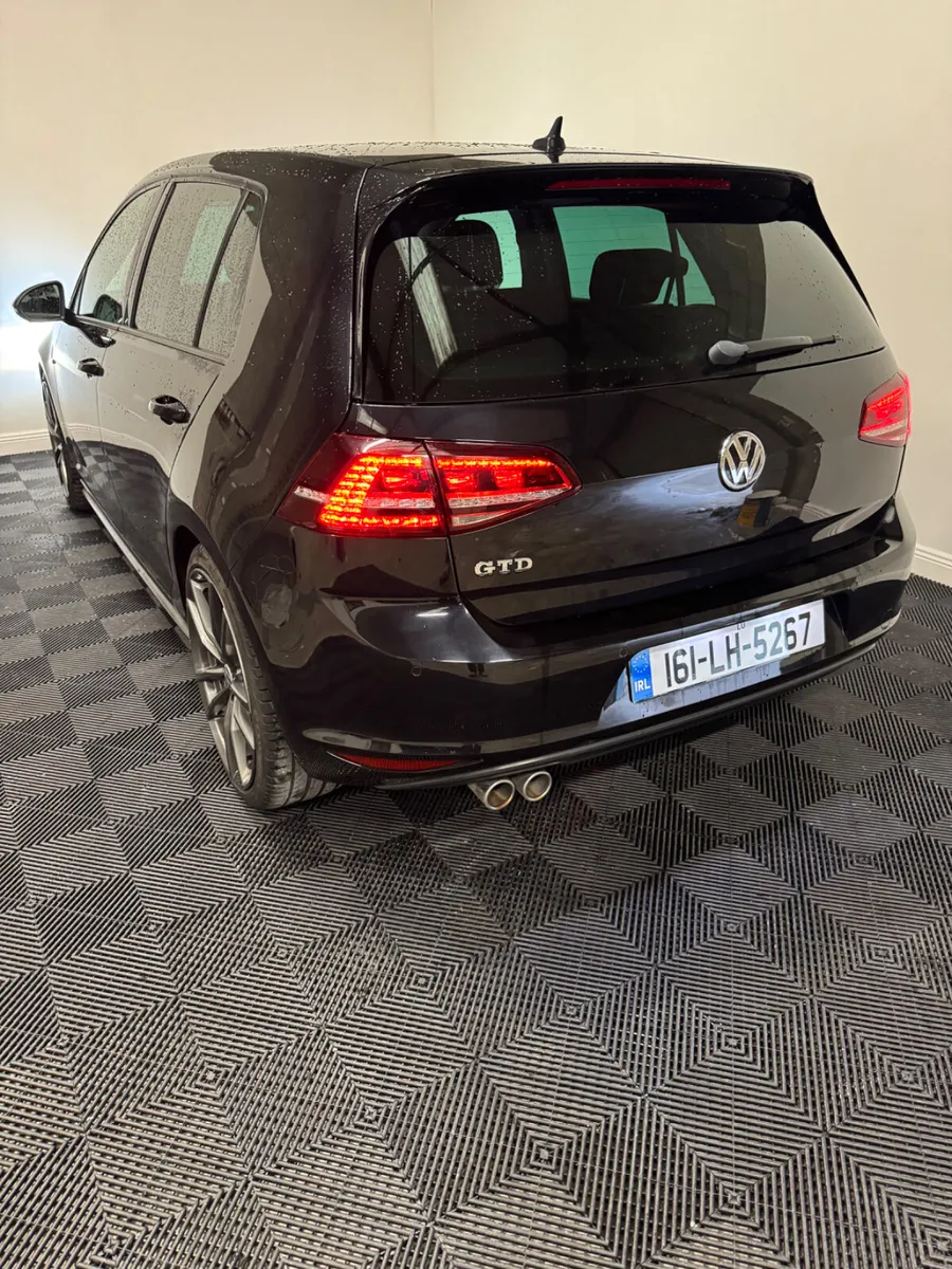 2016 Volkswagen Golf GTD DSG - Image 3