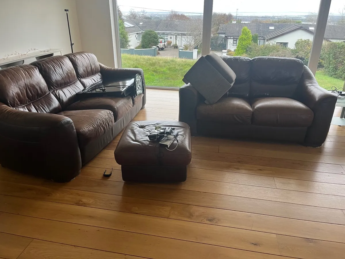 Solid Oak Kitchen and leather sofa set - Image 4