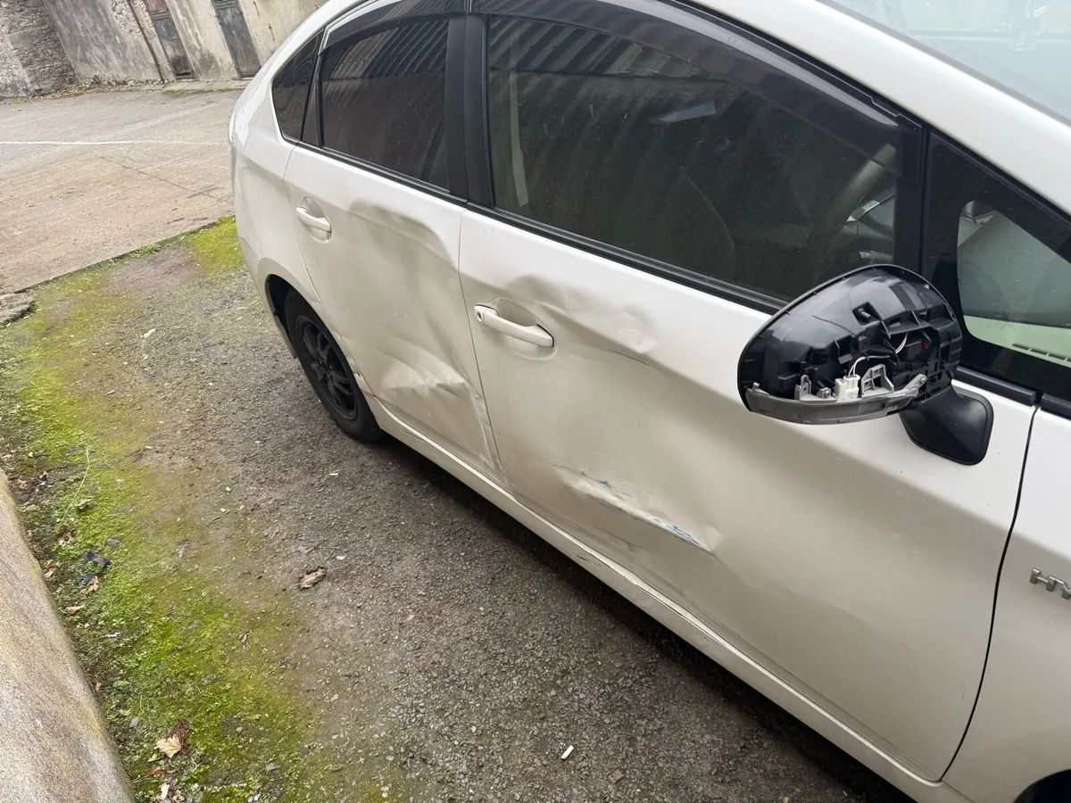 Toyota Prius - Image 4
