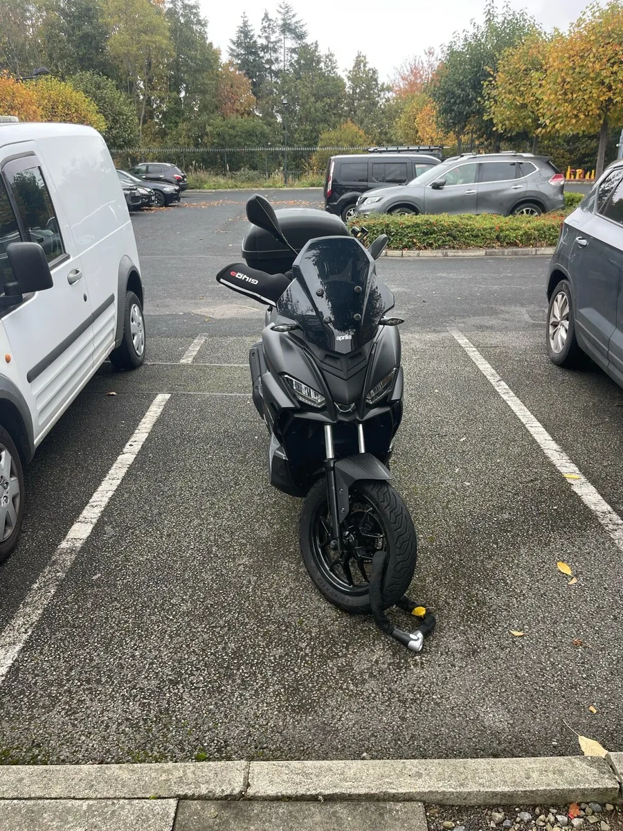 motorcycle - Image 1