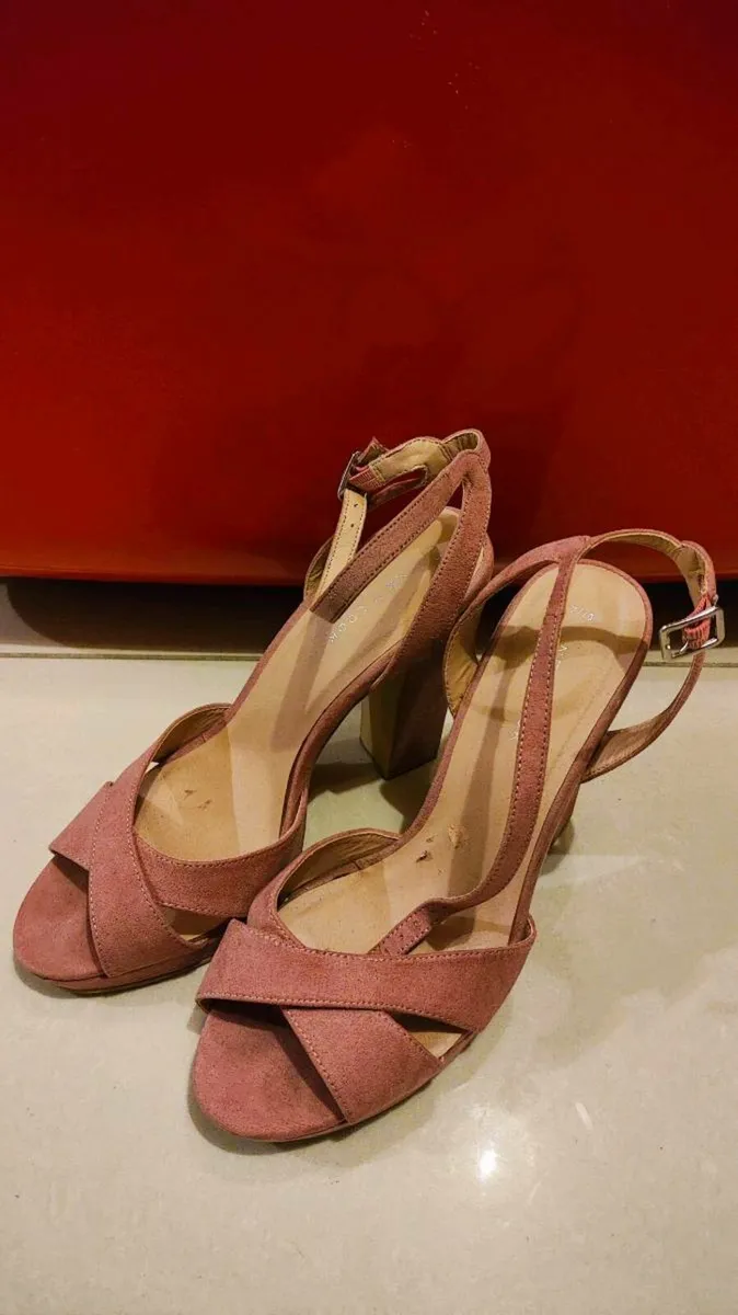 Chic NEW LOOK Pink Strappy Heels – Feminine & Flat - Image 2
