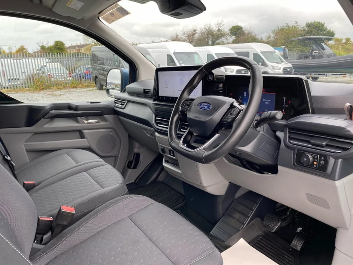 Ford Transit Custom 320L LIMITED EDITION 2.0 T - Image 4