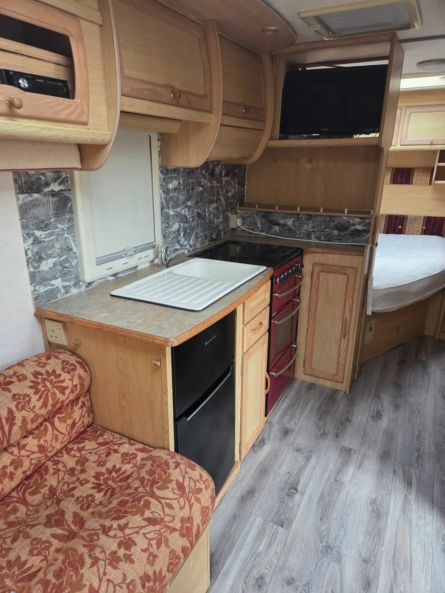 Caravan - Image 4