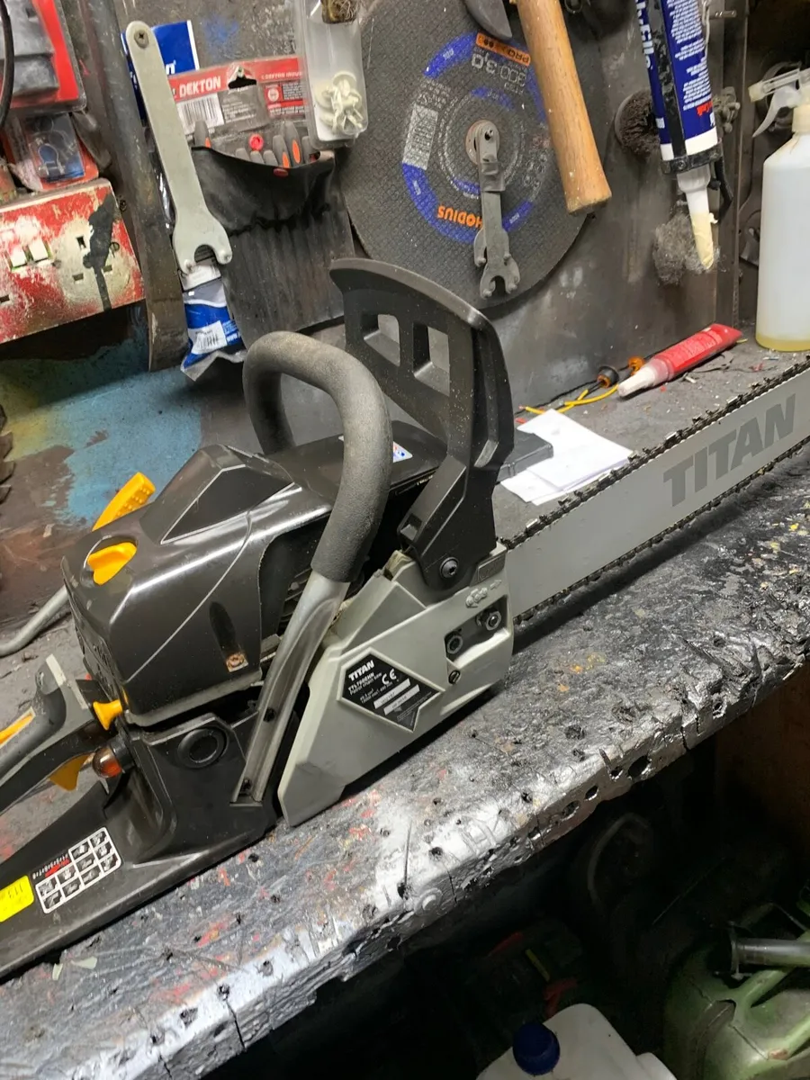 Chainsaw - Image 2
