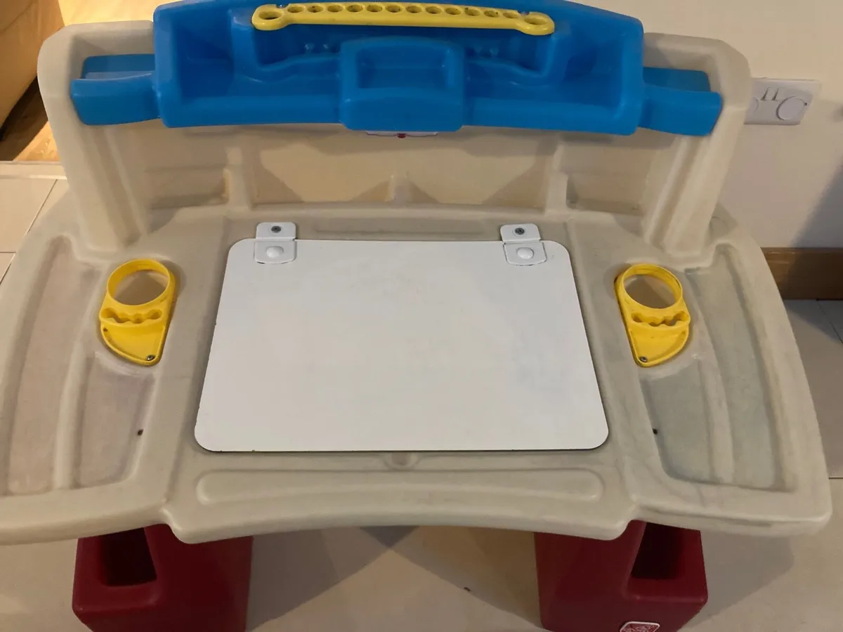 Art Desk Step2 Art Activity Desk Deluxe - Image 3