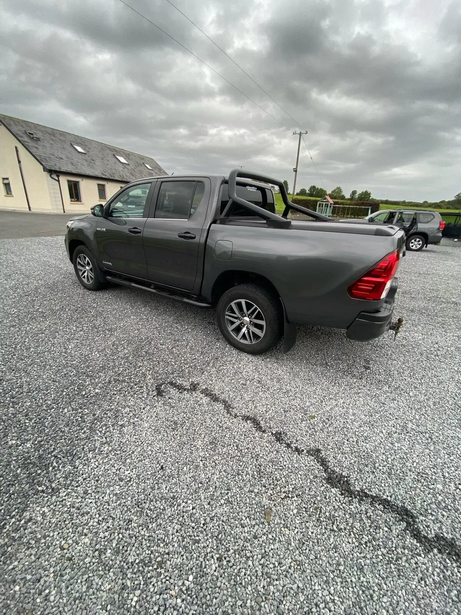 Toyota Hilux Invincible - Image 1
