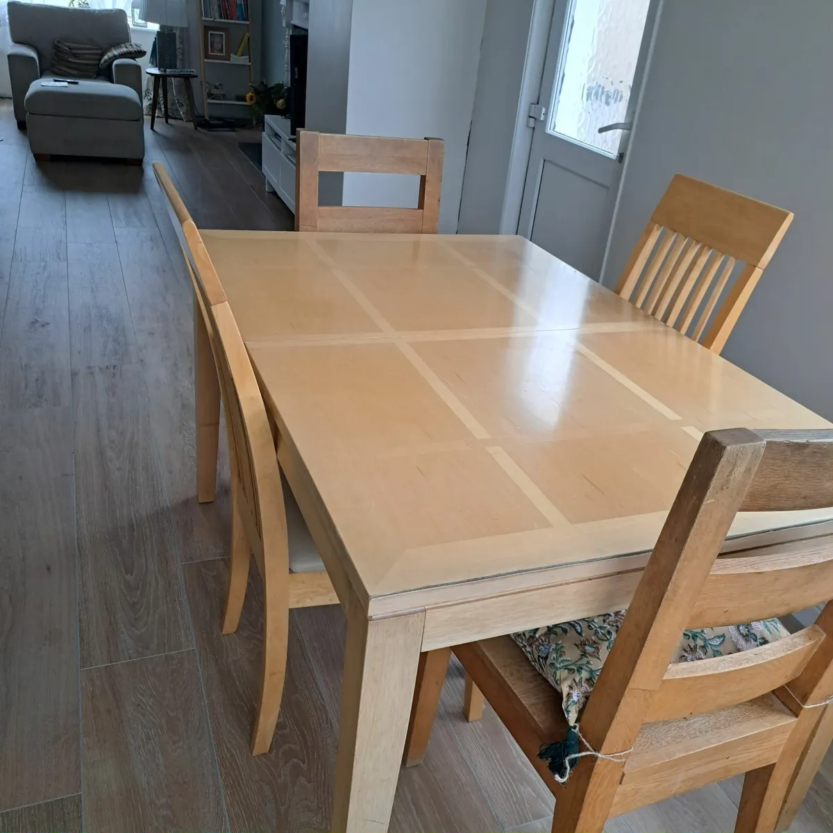 Kitchen table & chairs - Image 3