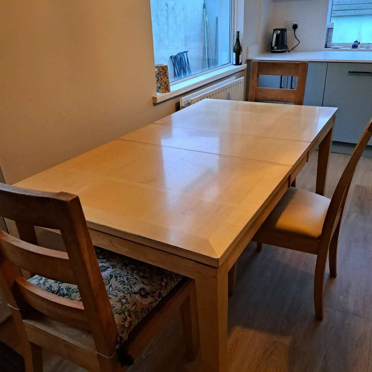 Kitchen table & chairs - Image 4