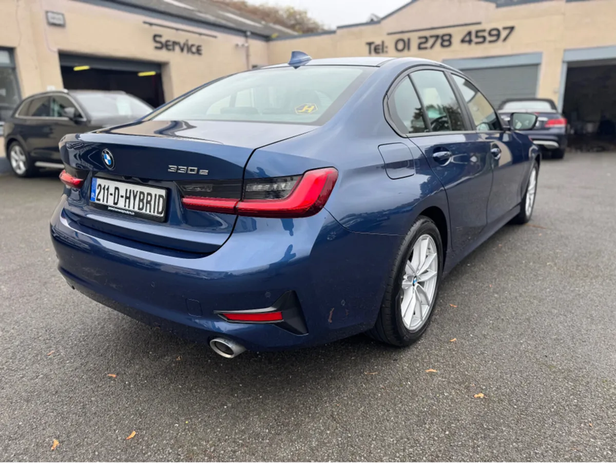 BMW 3-Series 330e SE PRO AUTO - Image 4