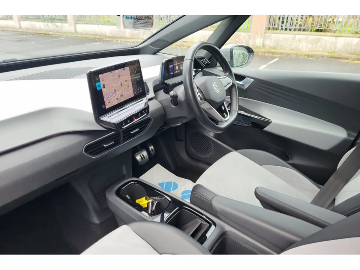 Volkswagen ID.3 FAMILY Pro 58KWH *** Panoramic Roo - Image 3