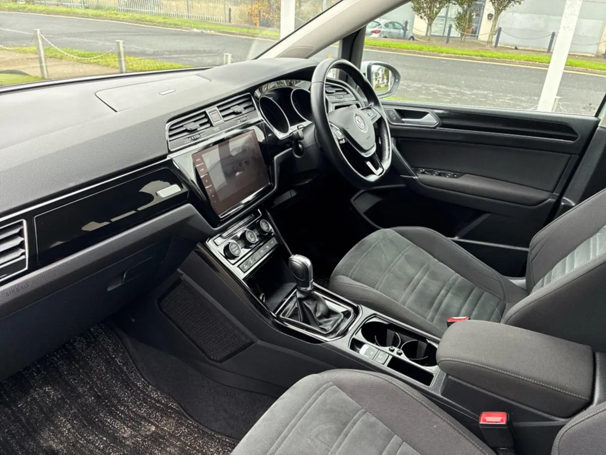 Volkswagen Touran 1.4L Petrol Automatic TSI - Image 3