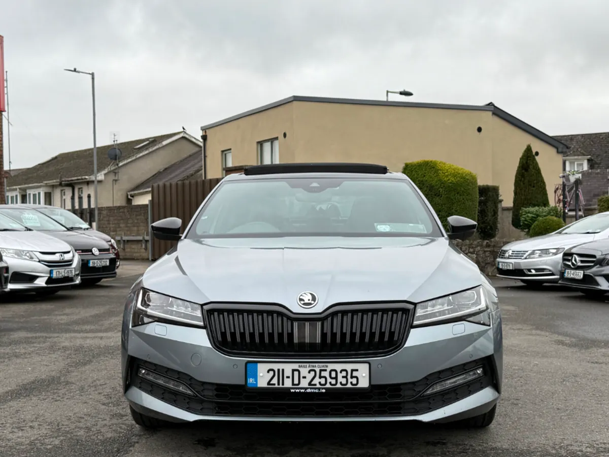 Skoda Superb SPORTLINE 2.0TDI DSG *PAN ROOF* - Image 2