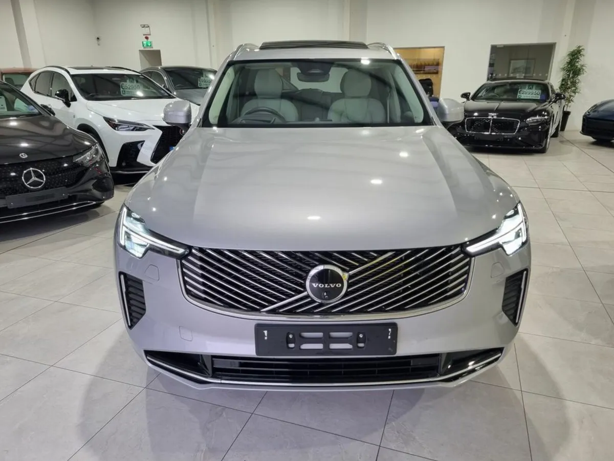 Volvo XC90 ULTRA MODEL - Image 2